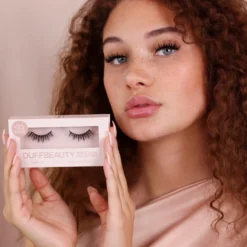DUFFBEAUTY Nude Lash Collection - Doll-Like -Clinique Salgsbutik duffbeauty nude lash collection doll like 1670914469