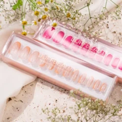 DUFFBEAUTY Reusable Press-On Manicure Nails - Golden Peach -Clinique Salgsbutik duffbeauty reusable press on manicure nails golden peach 1670850348