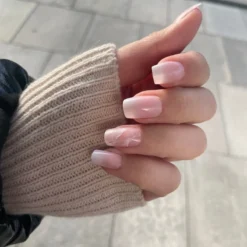 DUFFBEAUTY Reusable Press-On Manicure Nails - Marble Arch -Clinique Salgsbutik duffbeauty reusable press on manicure nails marble arch 1640079569