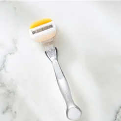 Gillette® Gillette Venus Comfortglide Coconut With Olay Manual Razor -Clinique Salgsbutik gillette venus comfortglide coconut with olay manual razor 1641218574