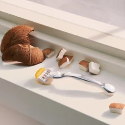 Gillette® Gillette Venus Comfortglide Coconut With Olay Manual Razor -Clinique Salgsbutik gillette venus comfortglide coconut with olay manual razor 1641218619