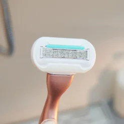 Gillette® Gillette Venus Deluxe Smooth Sensitive Manual Razor 7 Gillette® Gillette Venus Deluxe Smooth Sensitive Manual Razor -Clinique Salgsbutik gillette venus deluxe smooth sensitive manual razor 1640957171