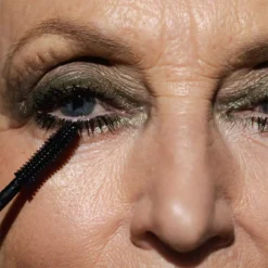 Madara MÁDARA Deep Matter Bold Volume Mascara 6 Ml - Black -Clinique Salgsbutik madara deep matter bold volume mascara 6 ml black 1680081279